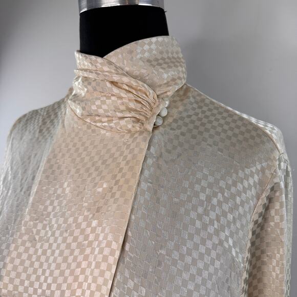 Vintage Diane Von Furstenberg Cream Ivory Tone Blouse Casual Button-Down Size 10 - Picture 4 of 8